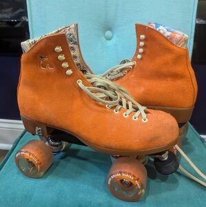 Rare! Moxi Roller Skates - tangerine